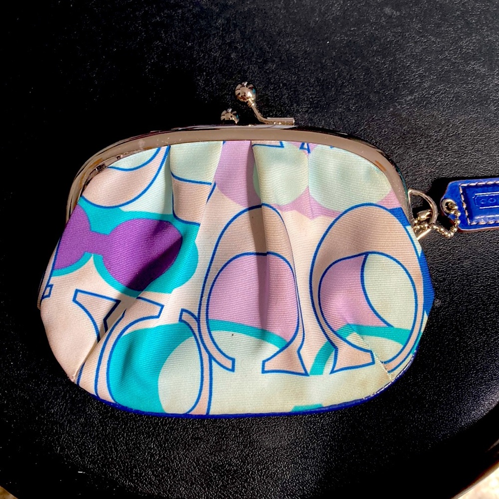 Coach Coin purse. Needs cleaning.